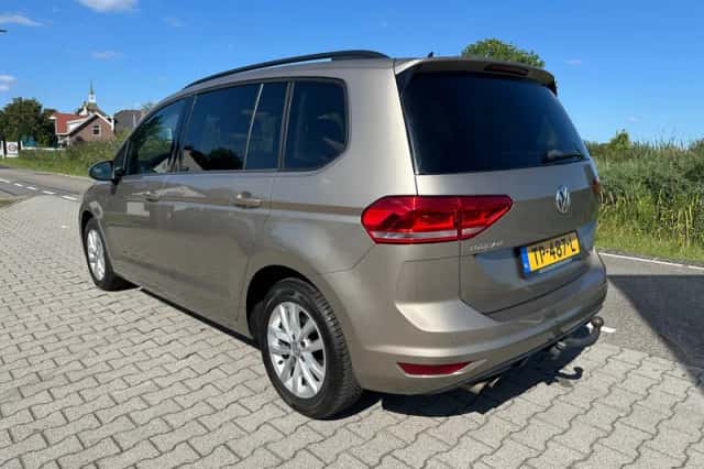 Volkswagen Touran (2018) thumbnail 2
