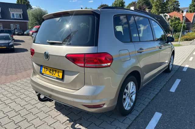 Volkswagen Touran (2018) thumbnail 3