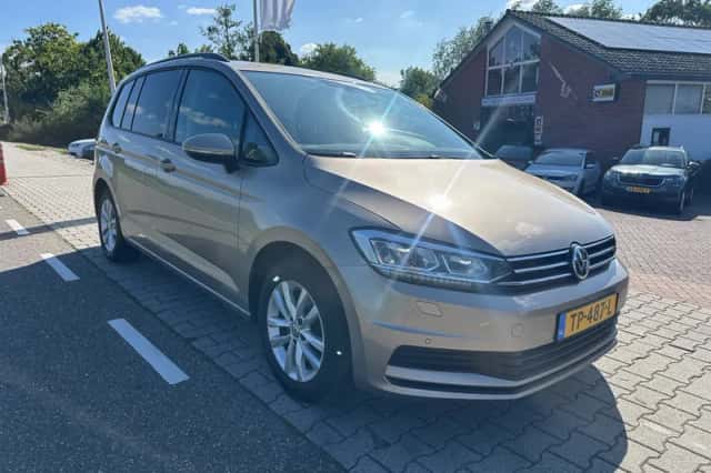 Volkswagen Touran (2018) thumbnail 4