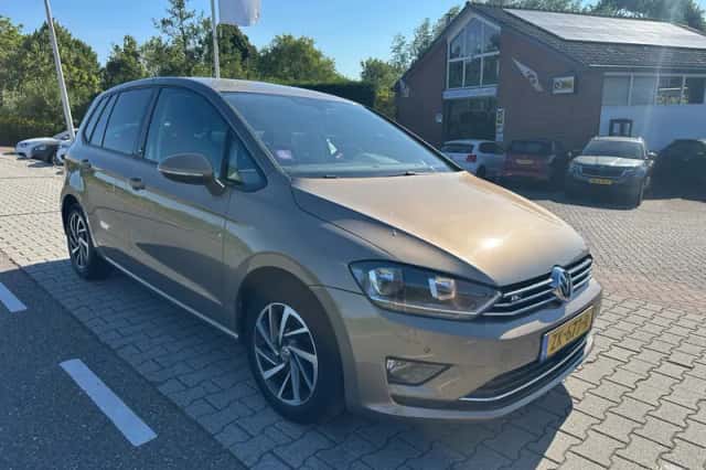 Volkswagen Golf Sportsvan (2017) thumbnail 4