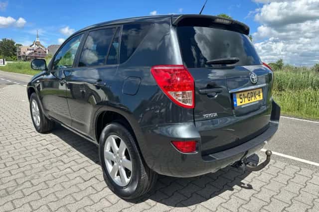 Toyota RAV4 (2008) thumbnail 2