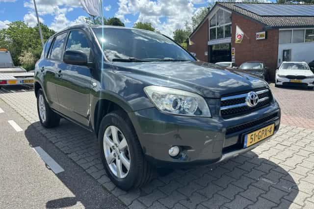 Toyota RAV4 (2008) thumbnail 4