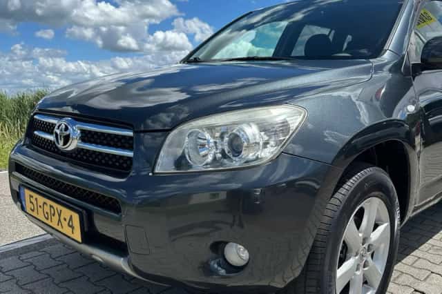 Toyota RAV4 (2008) thumbnail 5