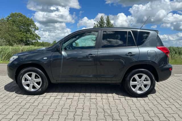 Toyota RAV4 (2008) thumbnail 6