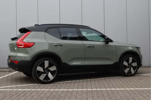Volvo XC40 (2023) thumbnail 6