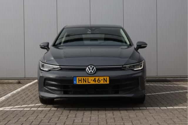 Volkswagen Golf (2024) thumbnail 6