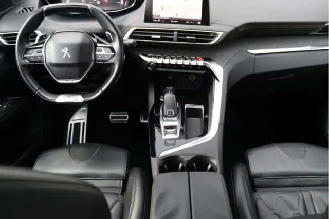 Peugeot 5008 (2017) thumbnail 3