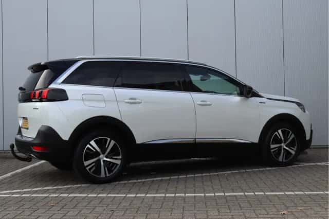 Peugeot 5008 (2017) thumbnail 5