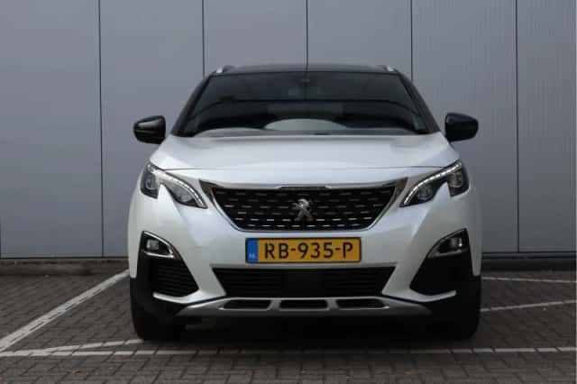 Peugeot 5008 (2017) thumbnail 6