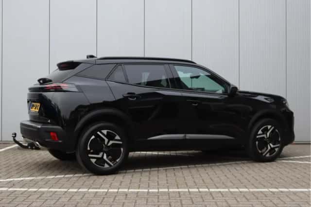 Peugeot 2008 (2023) thumbnail 4
