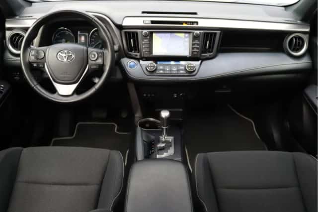 Toyota RAV4 (2019) thumbnail 3