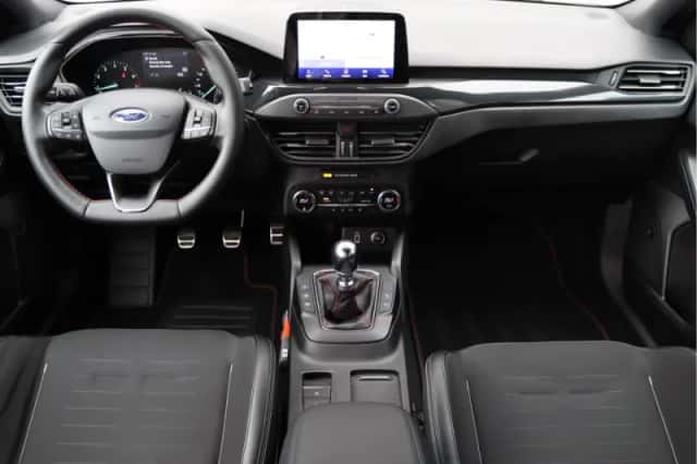 Ford Focus (2018) thumbnail 3