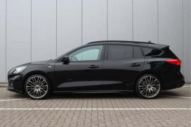Ford Focus (2018) thumbnail 5