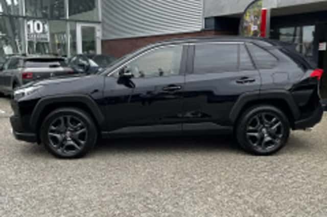 Toyota RAV4 (2022) thumbnail 4