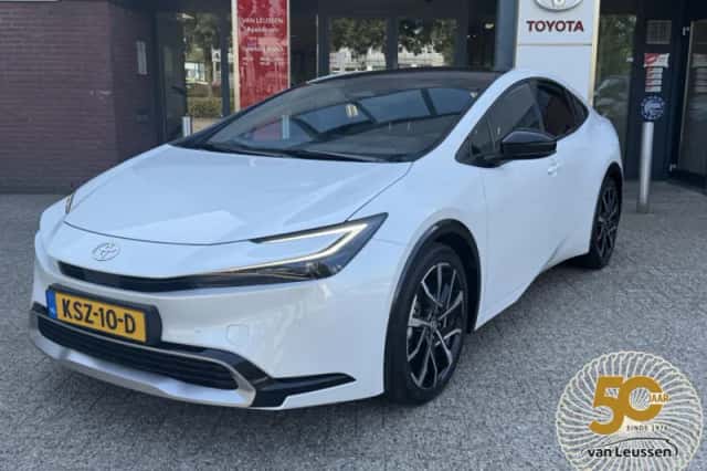 Toyota Prius (2025) thumbnail 1