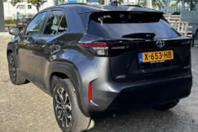 Toyota Yaris Cross (2024) thumbnail 3