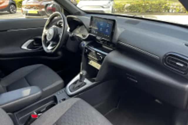 Toyota Yaris Cross (2024) thumbnail 4