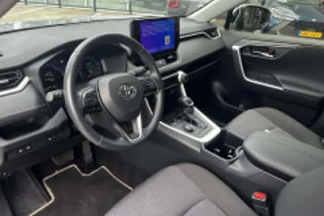 Toyota RAV4 (2024) thumbnail 4