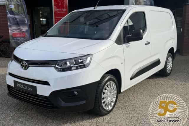 Toyota ProAce City (2024) thumbnail 1