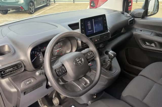 Toyota ProAce City (2024) thumbnail 2