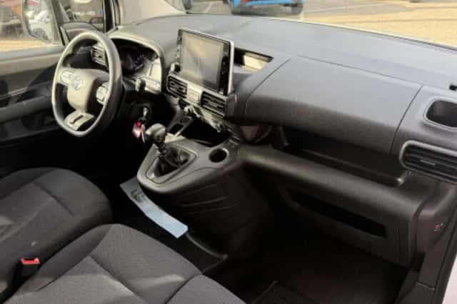 Toyota ProAce City (2024) thumbnail 2