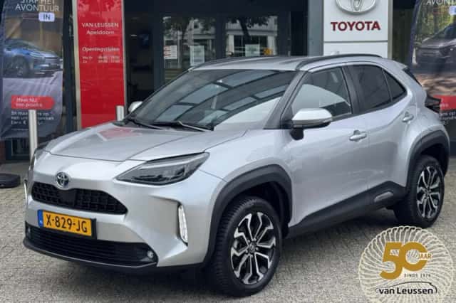 Toyota Yaris Cross (2024) thumbnail 1