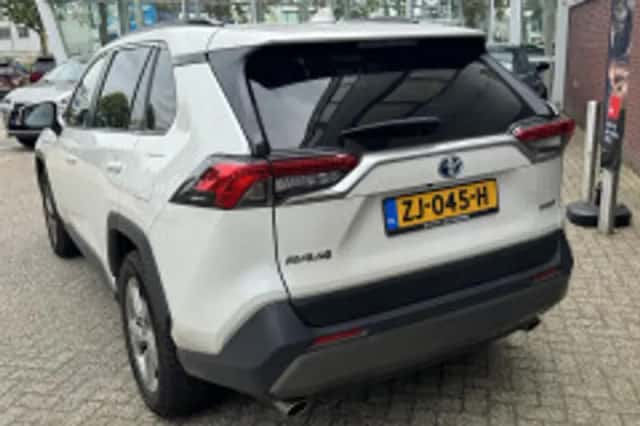 Toyota RAV4 (2019) thumbnail 3
