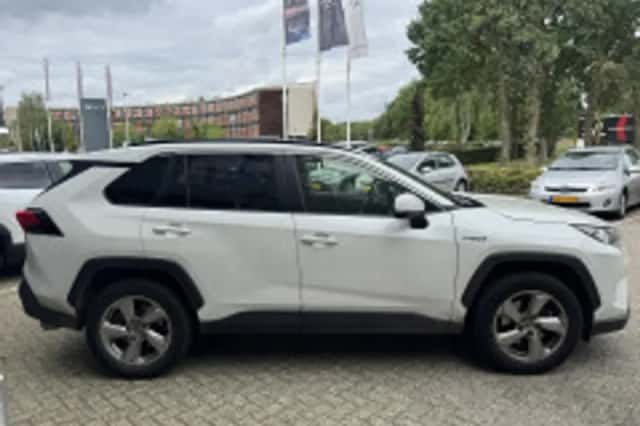 Toyota RAV4 (2019) thumbnail 5