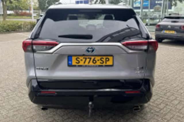 Toyota RAV4 (2022) thumbnail 4