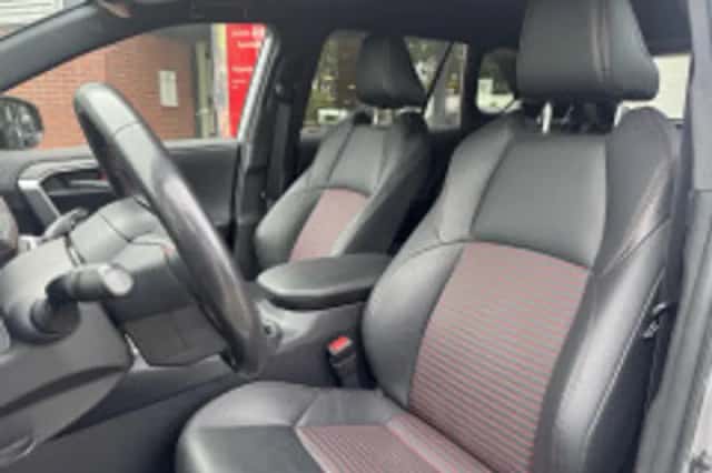 Toyota RAV4 (2022) thumbnail 6