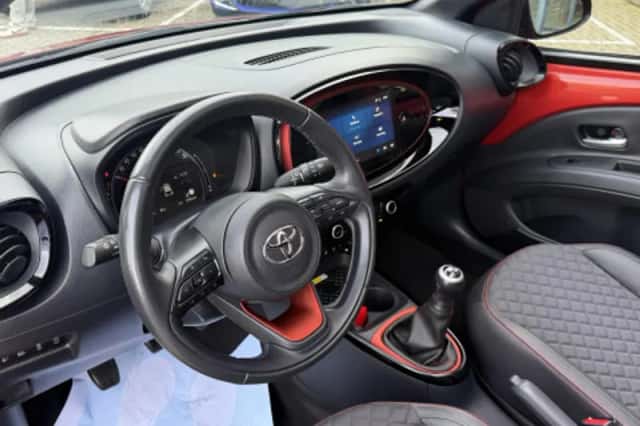 Toyota Aygo X (2022) thumbnail 2