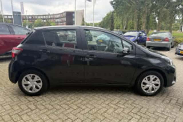Toyota Yaris (2020) thumbnail 6