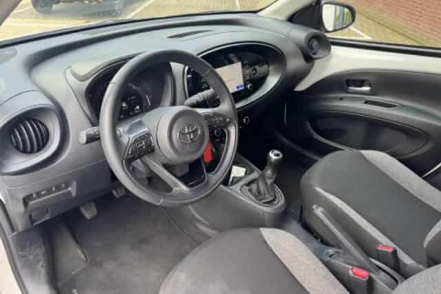 Toyota Aygo X (2022) thumbnail 2