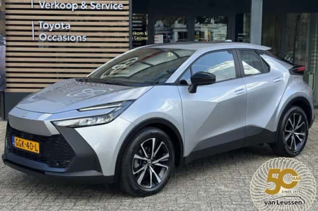 Toyota C-HR (2024) thumbnail 1