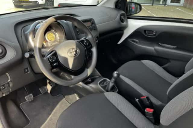 Toyota Aygo (2019) thumbnail 2