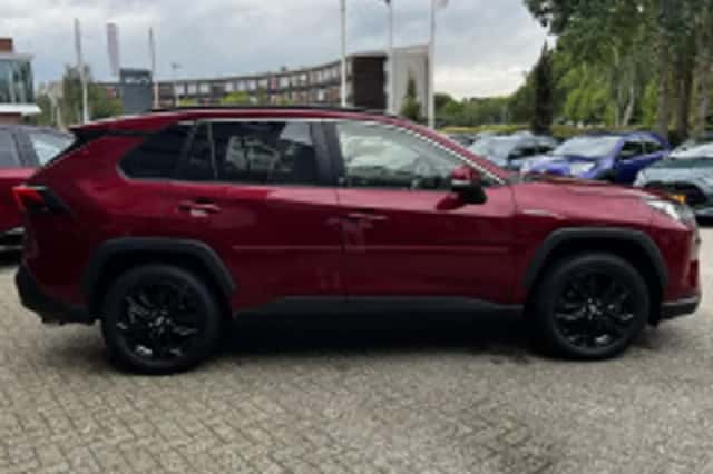 Toyota RAV4 (2020) thumbnail 6