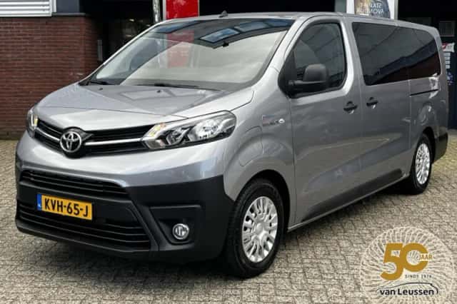 Toyota ProAce Electric Verso (2024) thumbnail 1