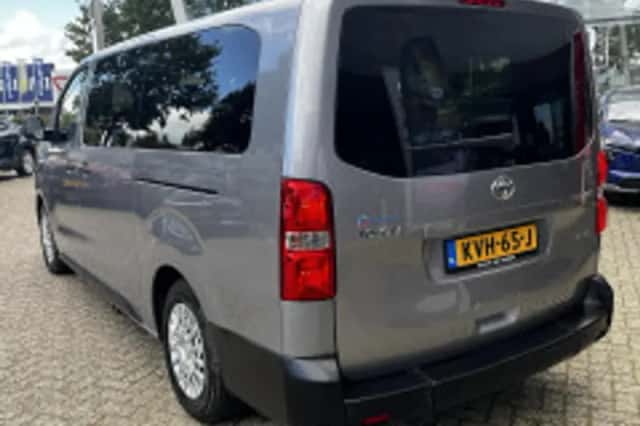 Toyota ProAce Electric Verso (2024) thumbnail 3