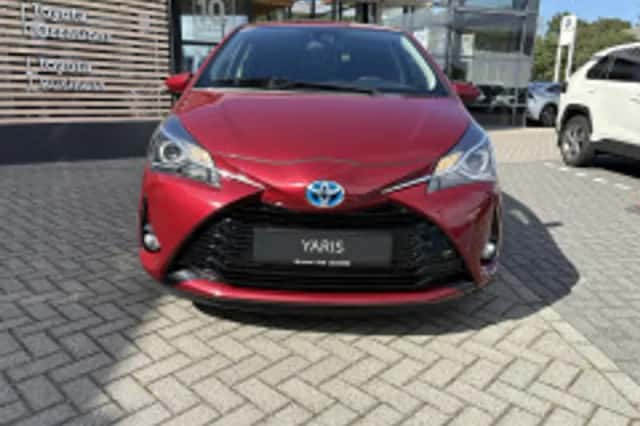 Toyota Yaris (2018) thumbnail 3