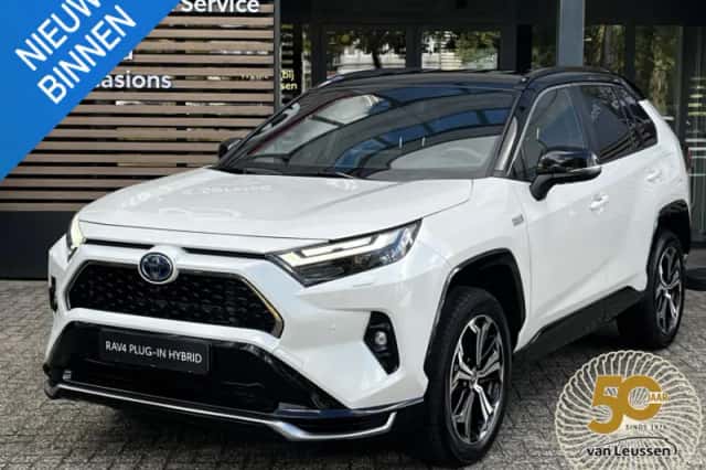 Toyota RAV4 (2022) thumbnail 1