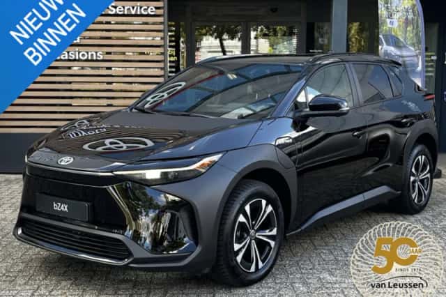 Toyota bZ4X (2024) thumbnail 1