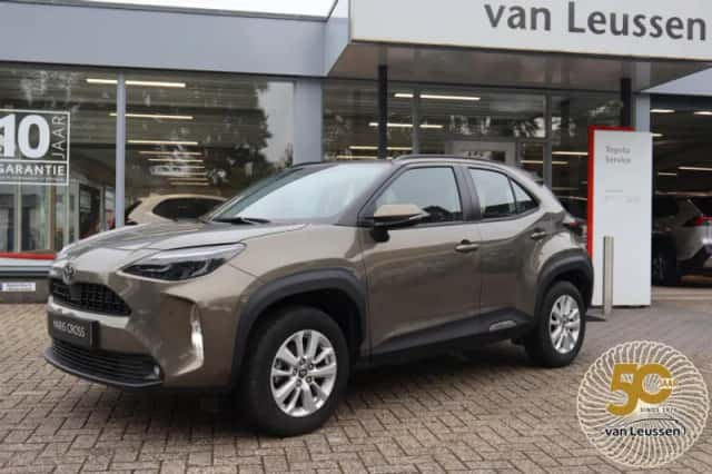 Toyota Yaris Cross (2025) thumbnail 1