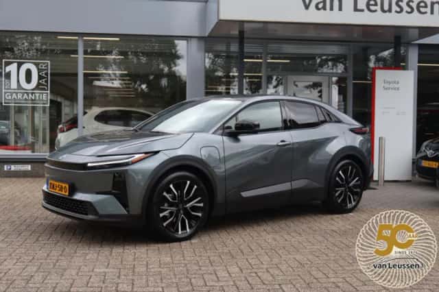 Toyota C-HR (2026) thumbnail 1