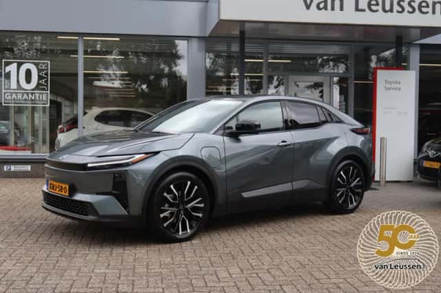 Toyota C-HR (2026) thumbnail 6
