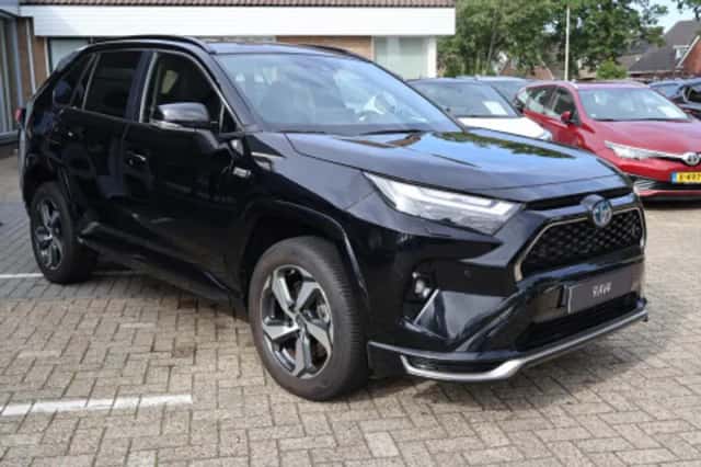 Toyota RAV4 (2024) thumbnail 2