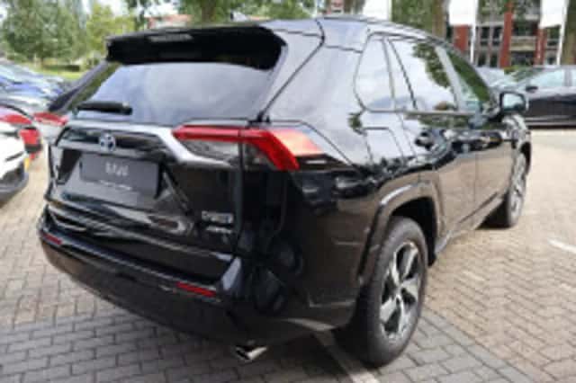 Toyota RAV4 (2024) thumbnail 3