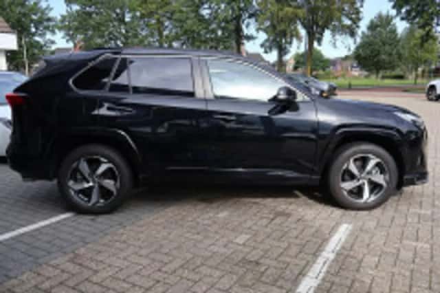 Toyota RAV4 (2024) thumbnail 5