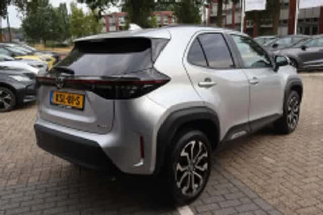 Toyota Yaris Cross (2025) thumbnail 3
