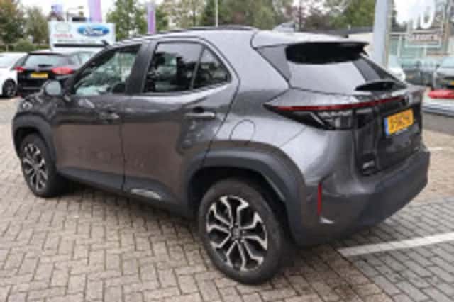 Toyota Yaris Cross (2024) thumbnail 4