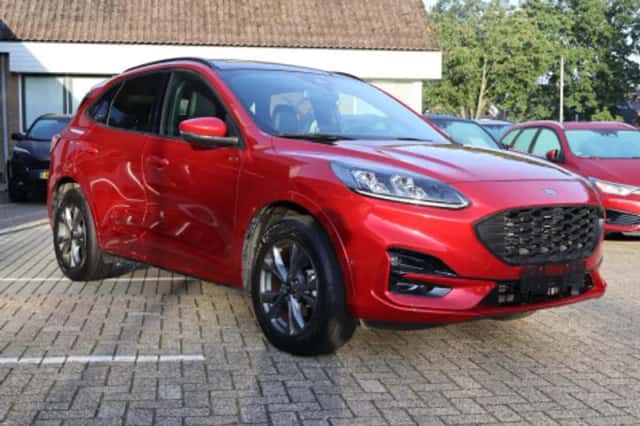 Ford Kuga (2024) thumbnail 2